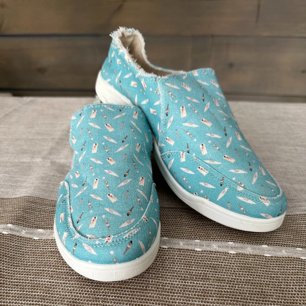 Vionic Canvas beach shoes - NWT - Women's Size 9.5W